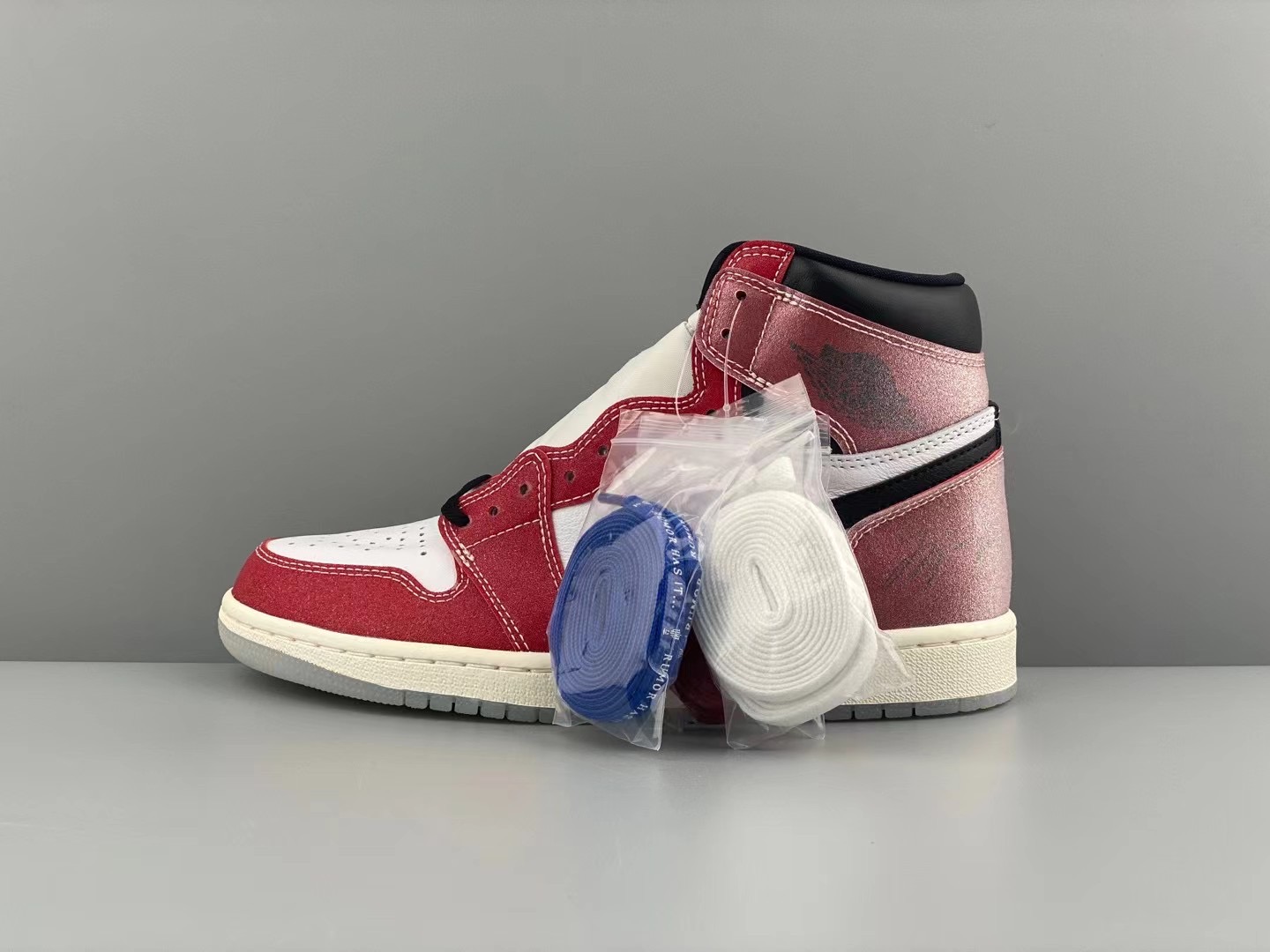 Jordan 1 High “Freeze Out” (남)